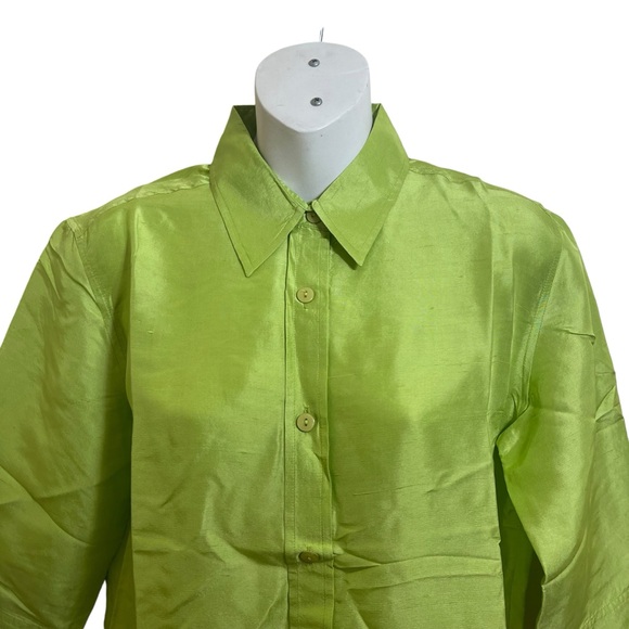 NWOT Corina 100% Silk Top Blouse M Green Button Front 3/4 Sleeve Collard - Picture 4 of 9